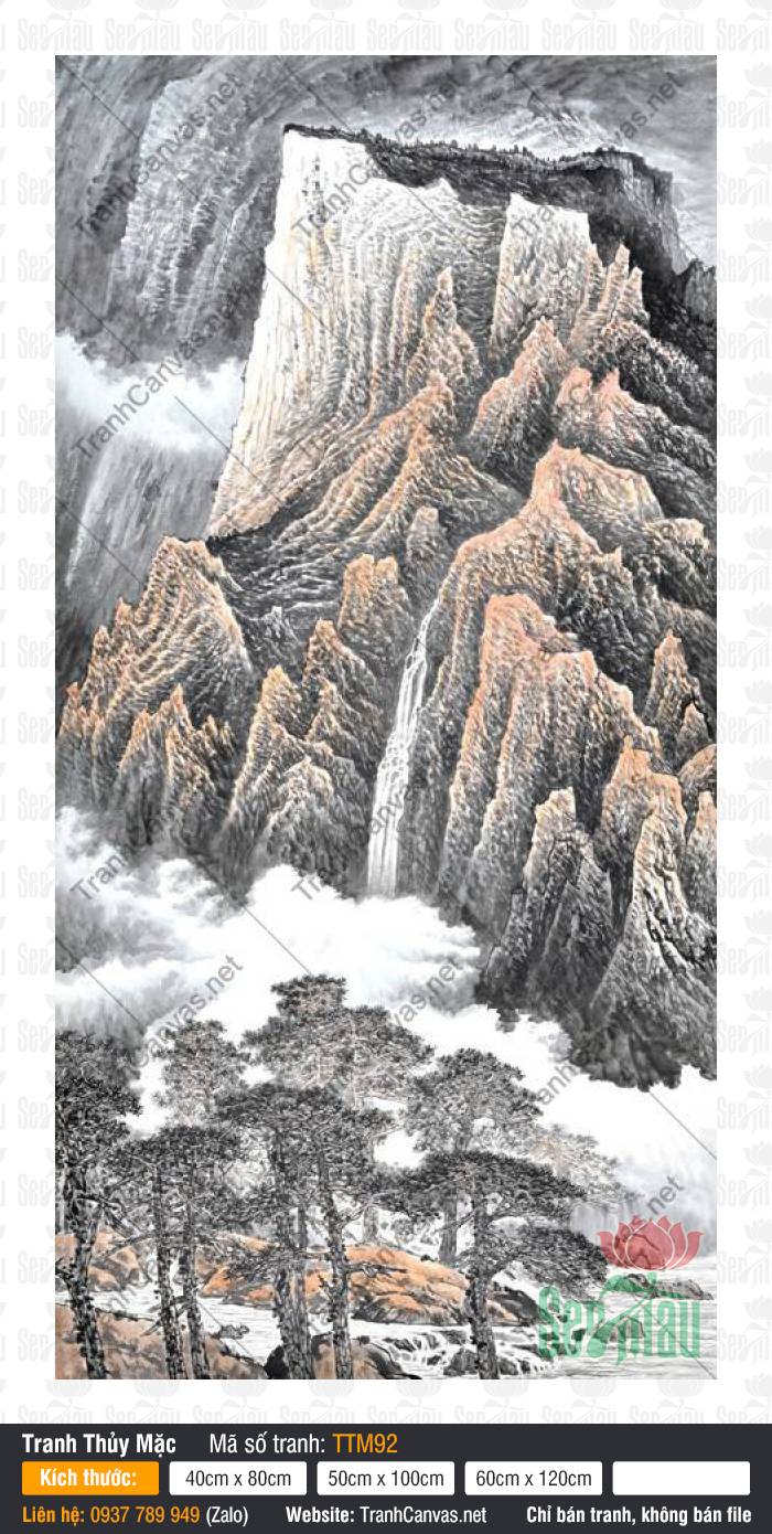 Tranh Thủy Mặc TTM92 Bức Tranh Thủy Mặc TTM92 khắc họa vách núi đá trùng điệp cùng rặng tùng cổ thụ